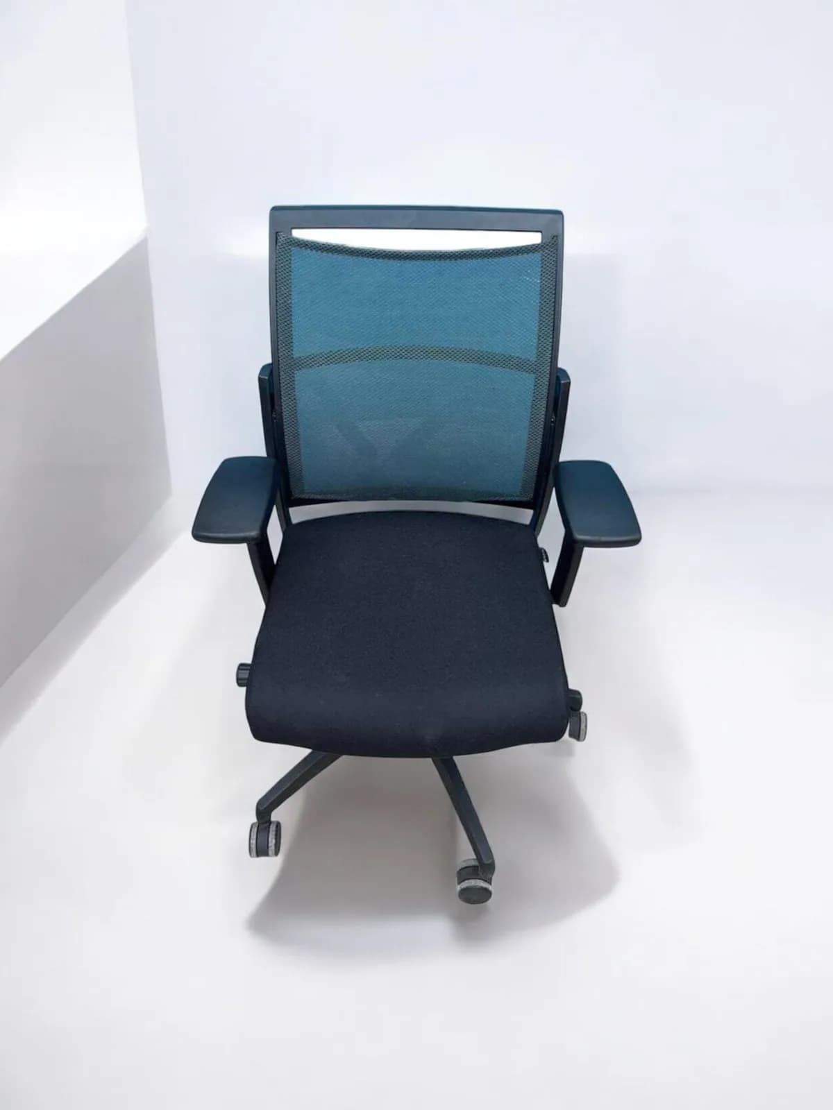 Fauteuil ergonomique Magencia sitage résille promo