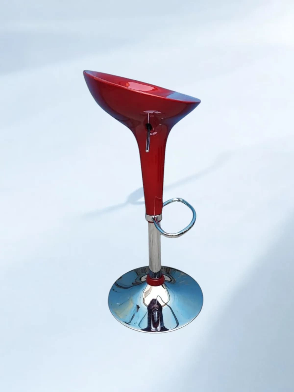 Tabouret ajustable bordeaux à piètement chromé — vue 2