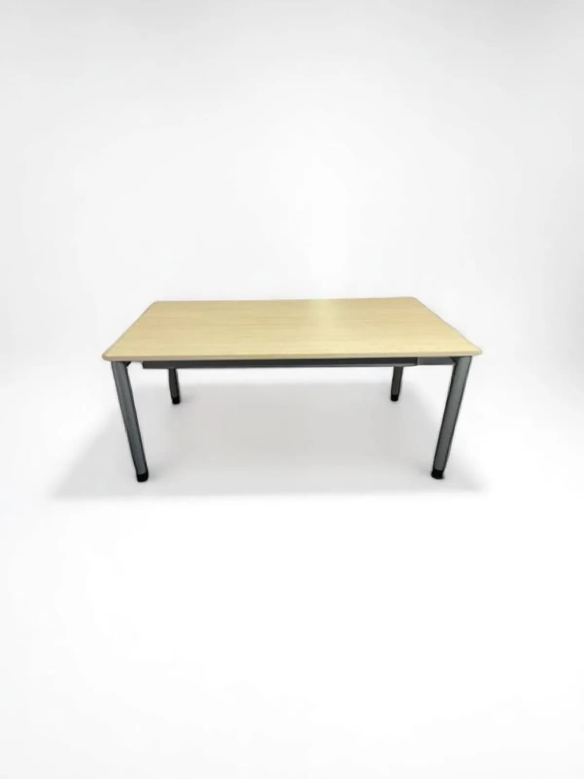 Bureau droit Haworth chêne 160x80cm passe câble — vue 3