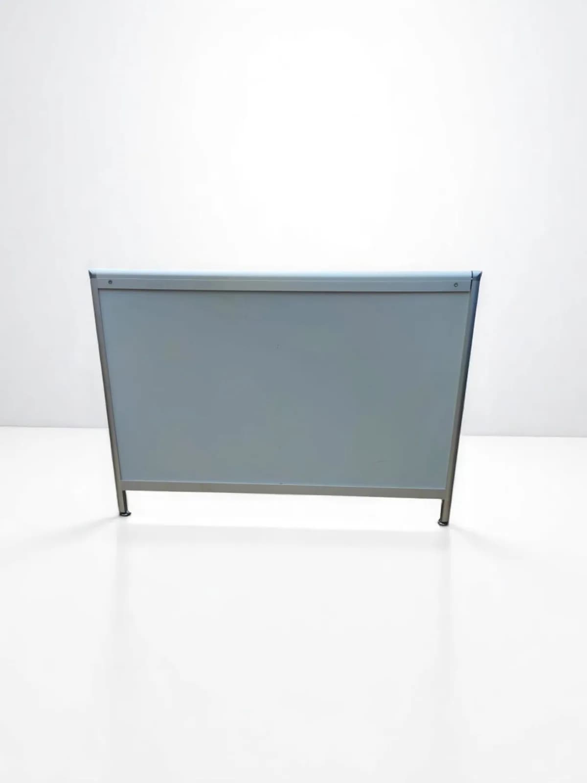 Bureau droit de travail finition aluminium Stielow 130x80cm — vue 2