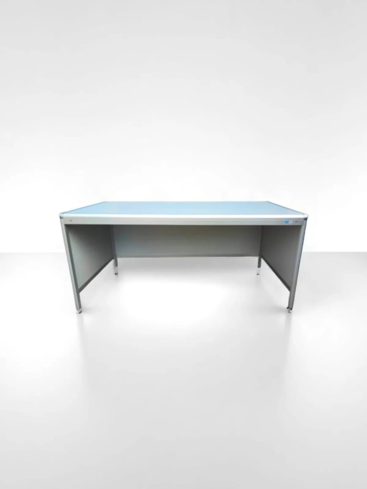Bureau droit de travail finition aluminium Stielow 160x80cm