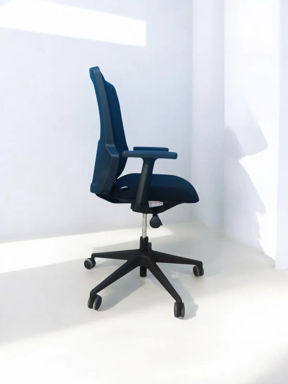 Chaise à roulette Eurosit e5 ergonomique noir promo — vue 2