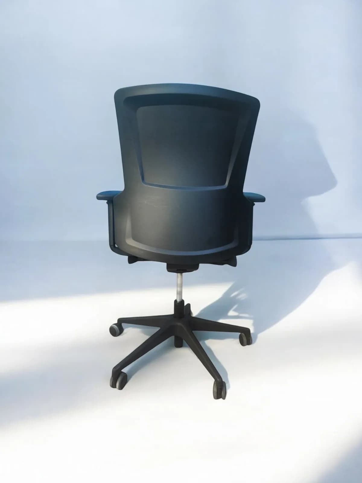 Chaise à roulette Eurosit e5 ergonomique noir promo — vue 3