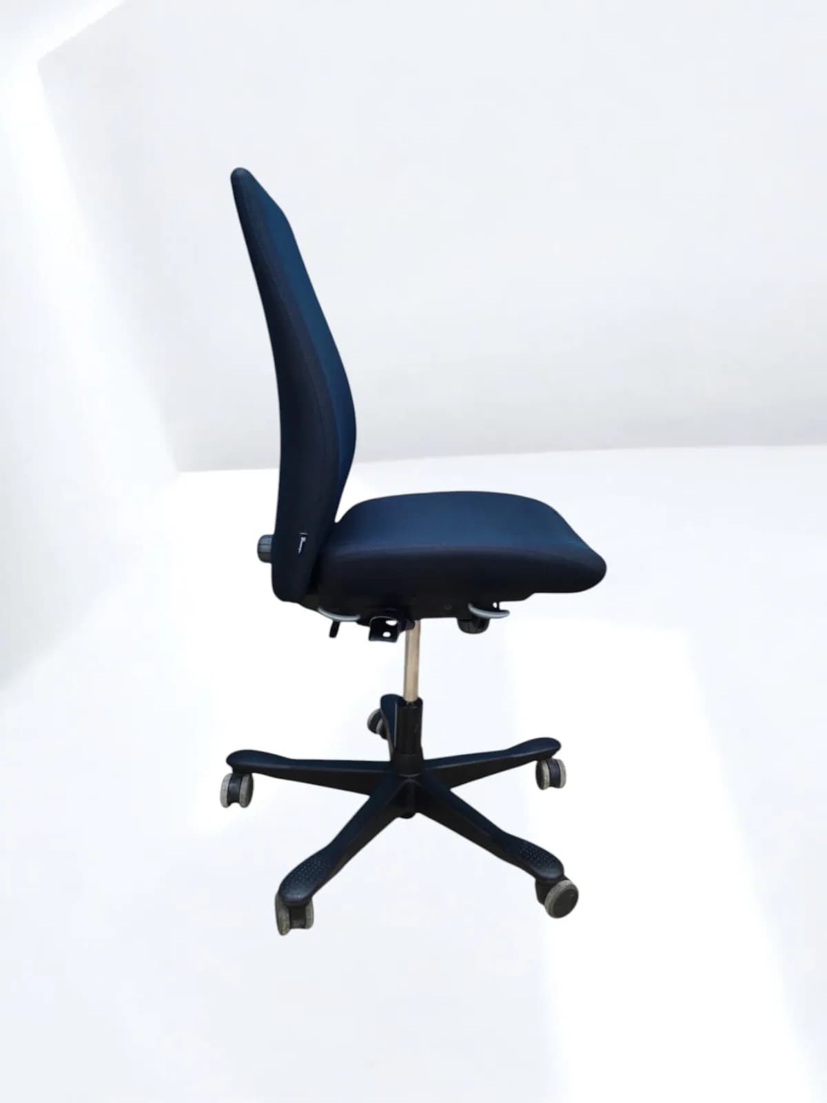 Chaise à roulette kinnarps 5000 sans accoudoirs promo — vue 2