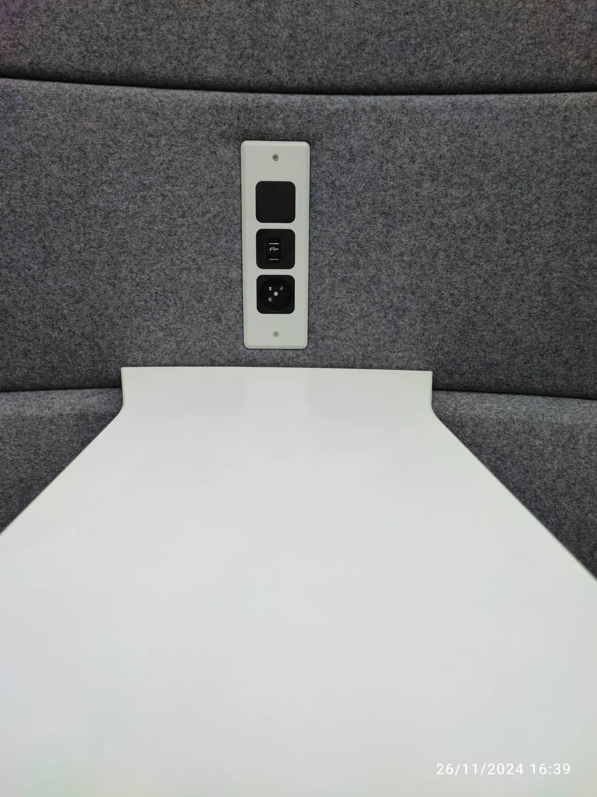Alcôve Acoustique Circulaire pour Réunion avec Table — vue 5