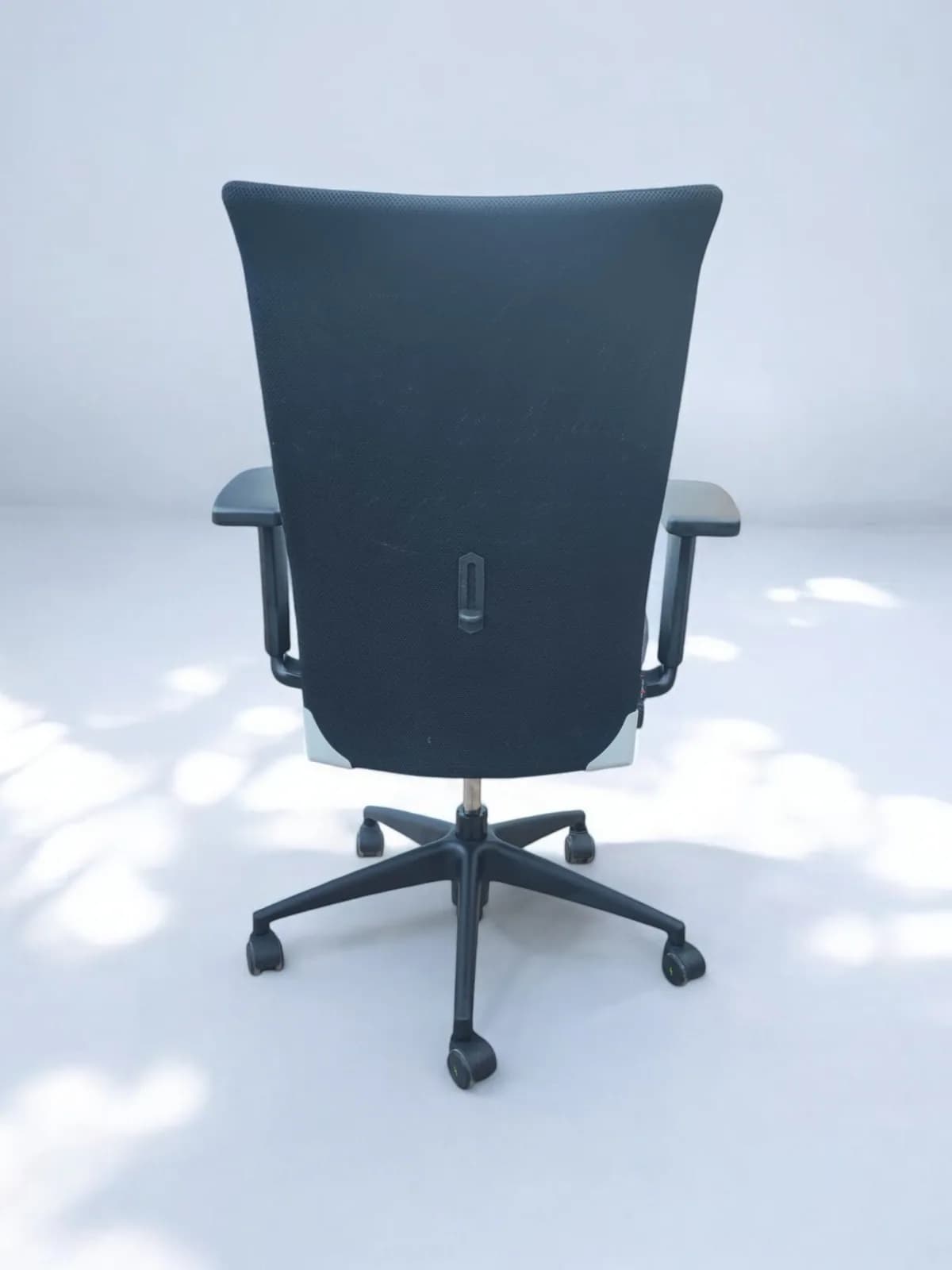 Chaise de bureau Navaille en résille assise bleu — vue 3