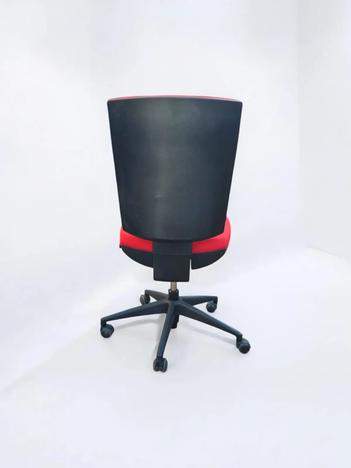 Chaise de bureau Navaille rouge sans accoudoirs — vue 4