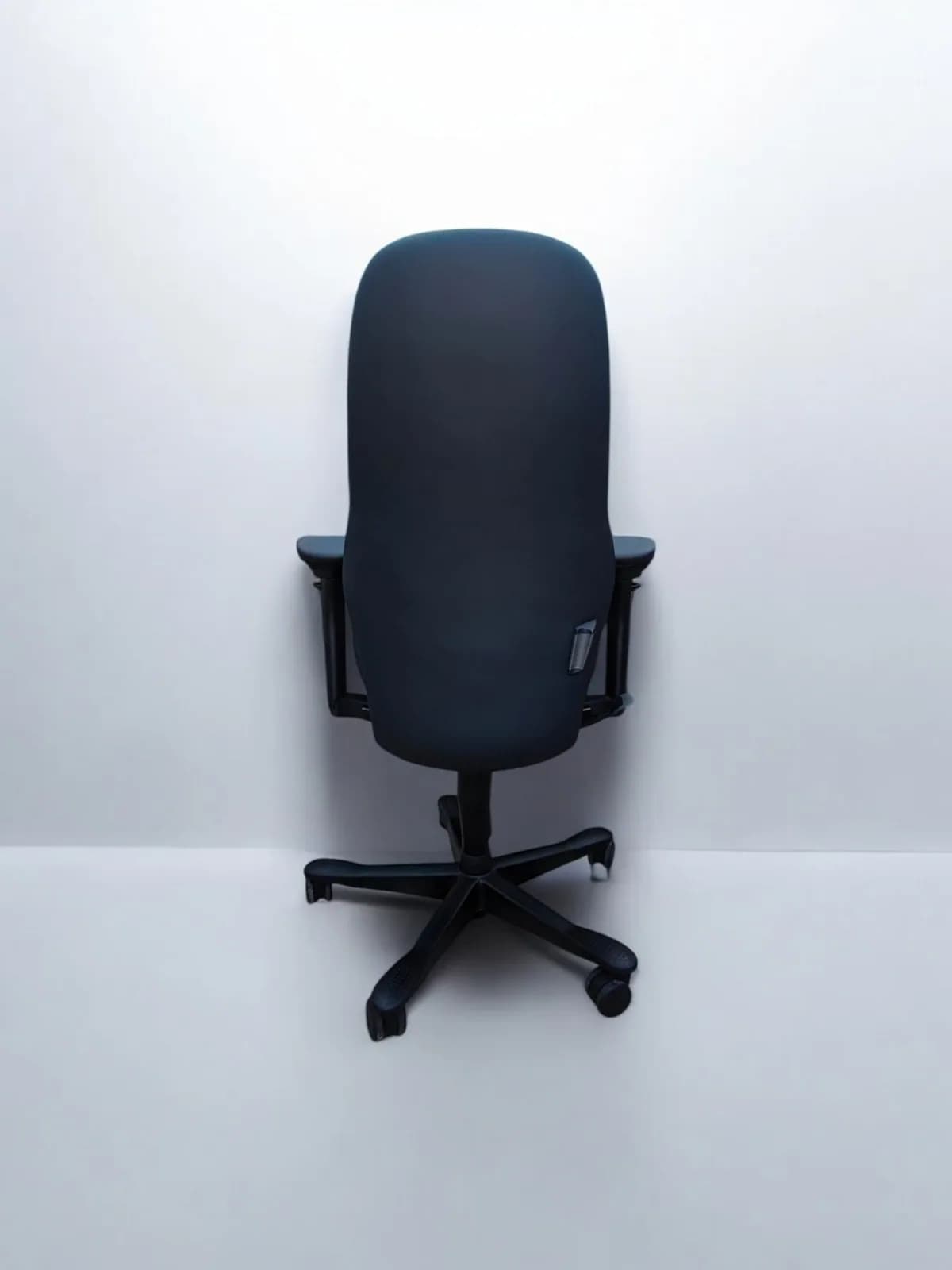 Chaise à roulette kinnarps cuir accoudoir 3D Gel — vue 4