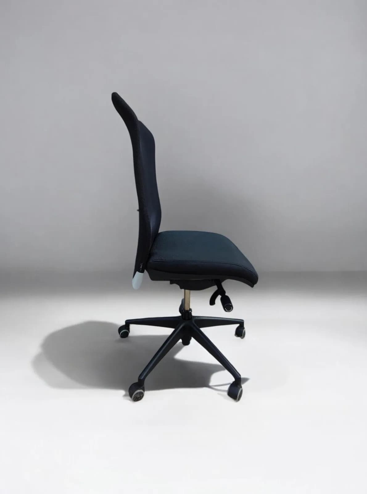 Chaise de bureau Navaille en résille sans accoudoirs — vue 3