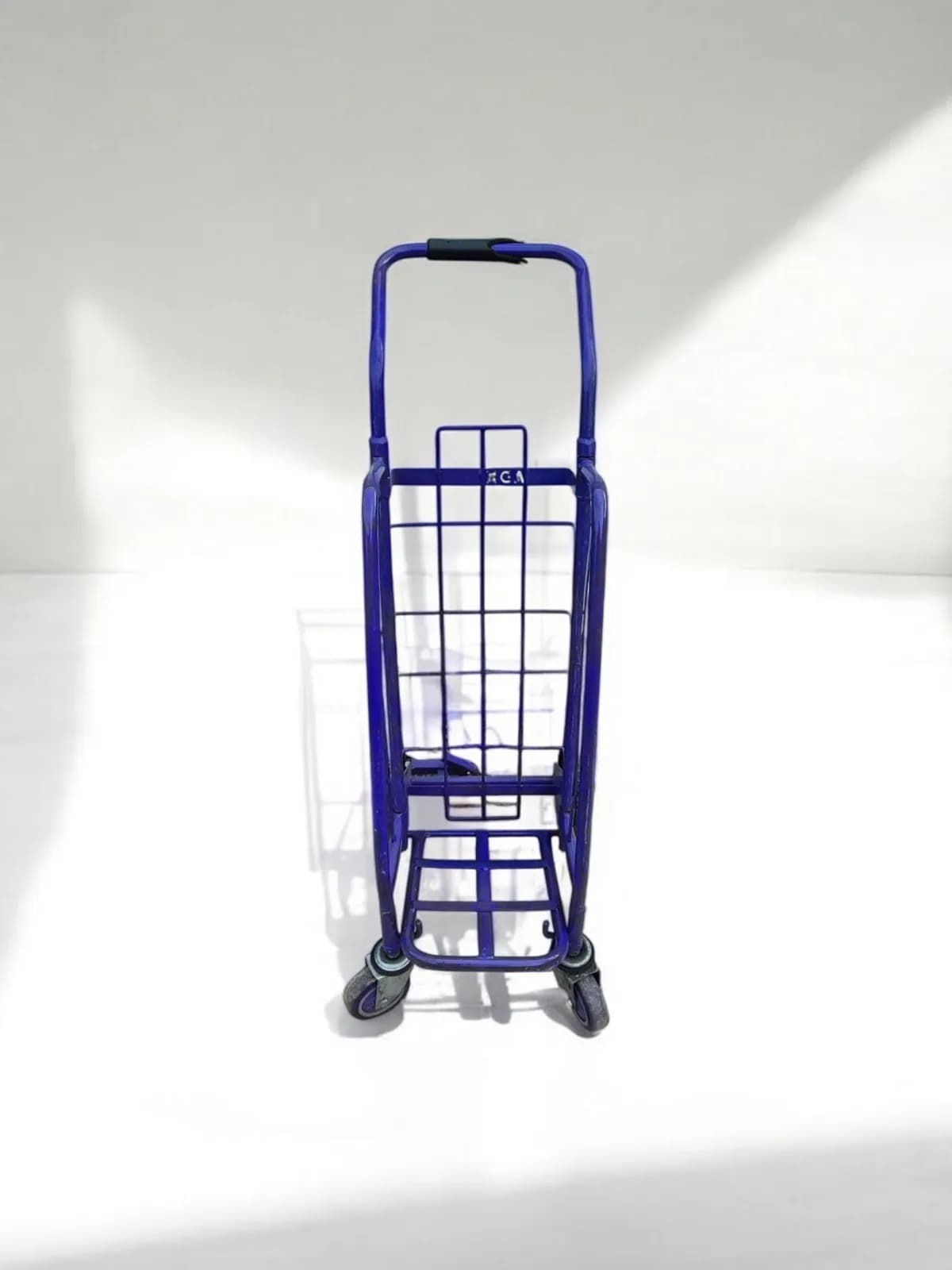 Chariot de manutention pliable avec 4 roues — vue 2
