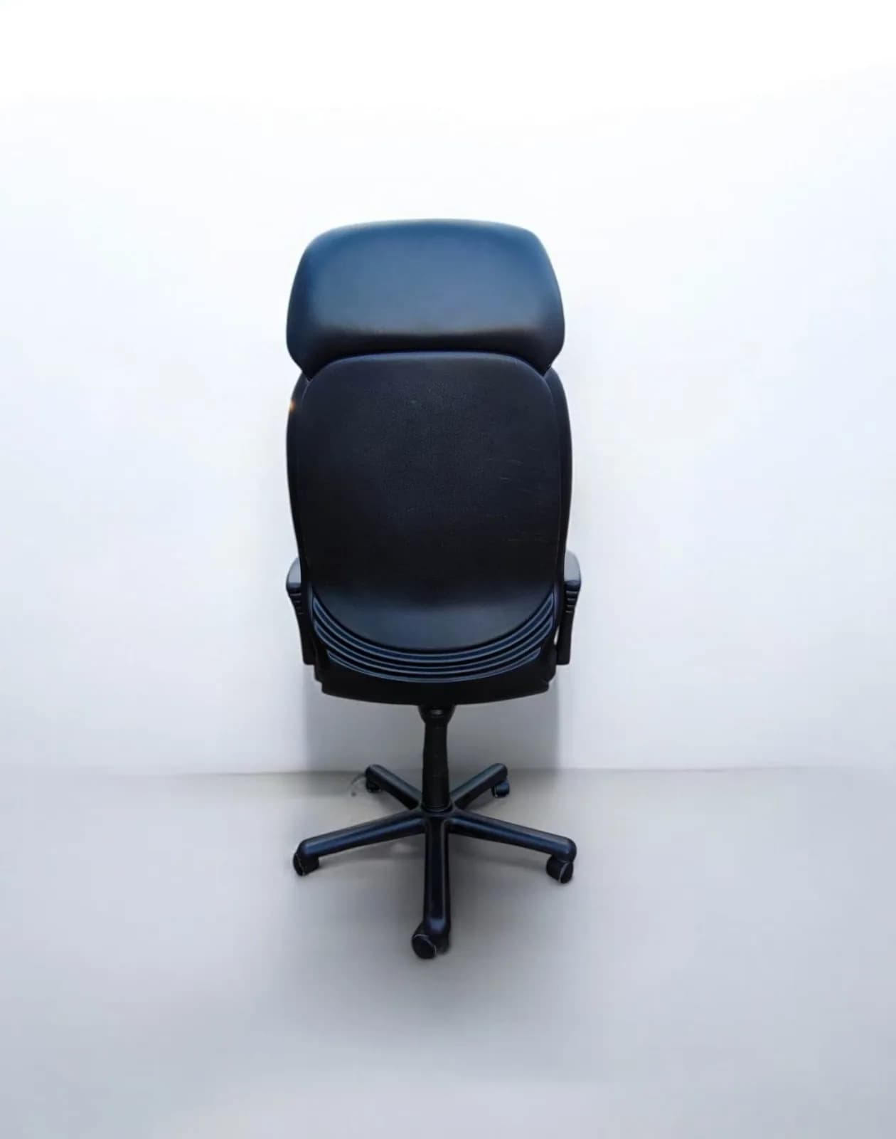 Chaise de direction en cuir avec appui tête — vue 4