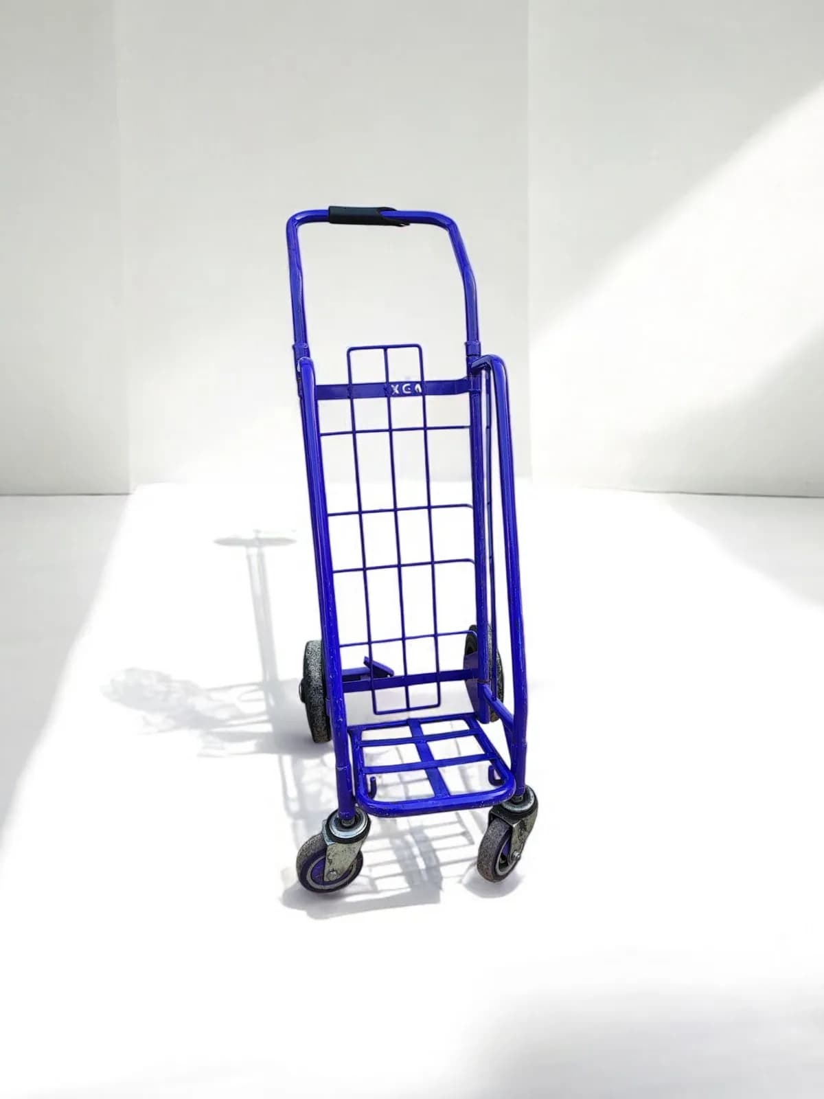 Chariot de manutention pliable avec 4 roues