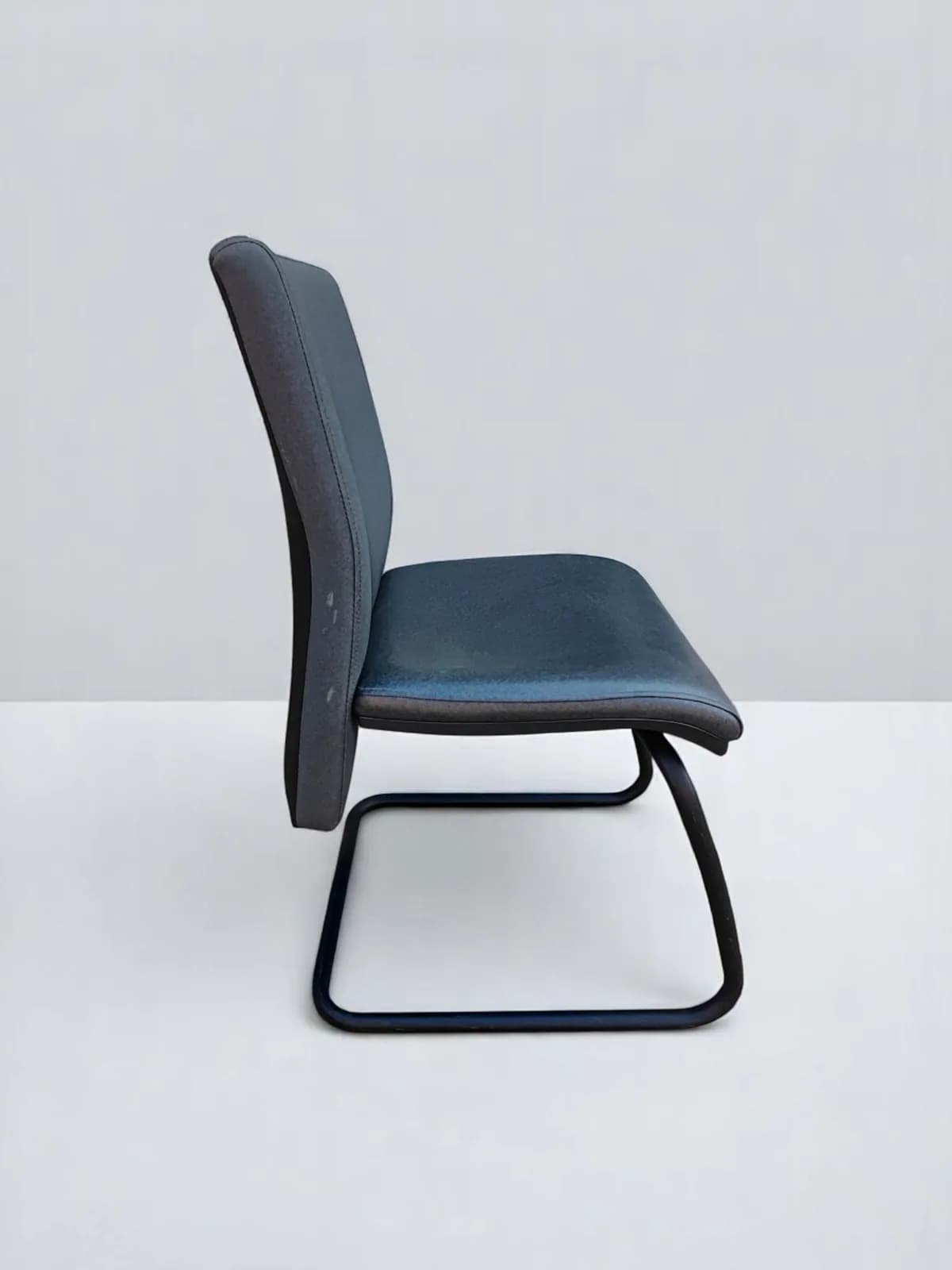 Chaise visiteur luge simili cuir promo — vue 3