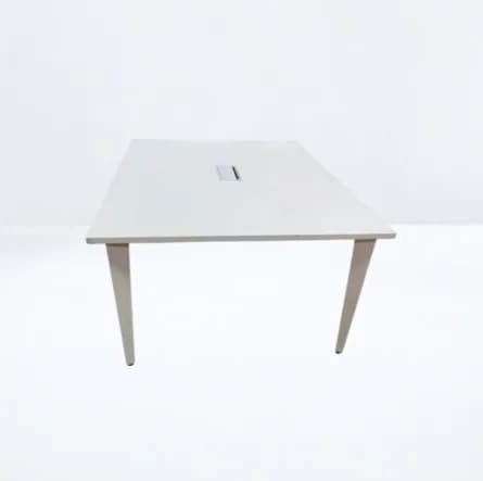 Table reunion 140x140cm