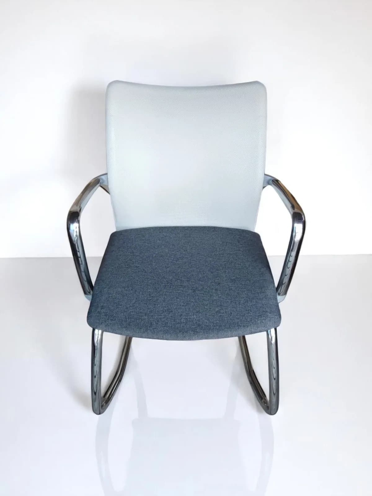 Chaise visiteur réunion Add Form mesh — vue 2