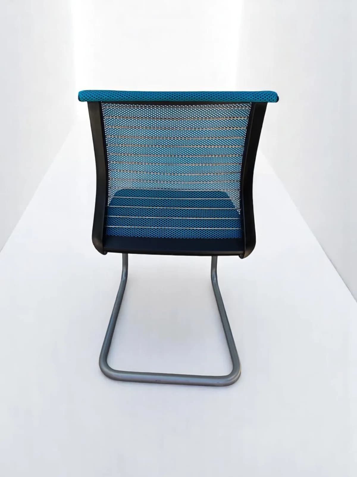 Chaise visiteur Steelcase think luge bleu — vue 5