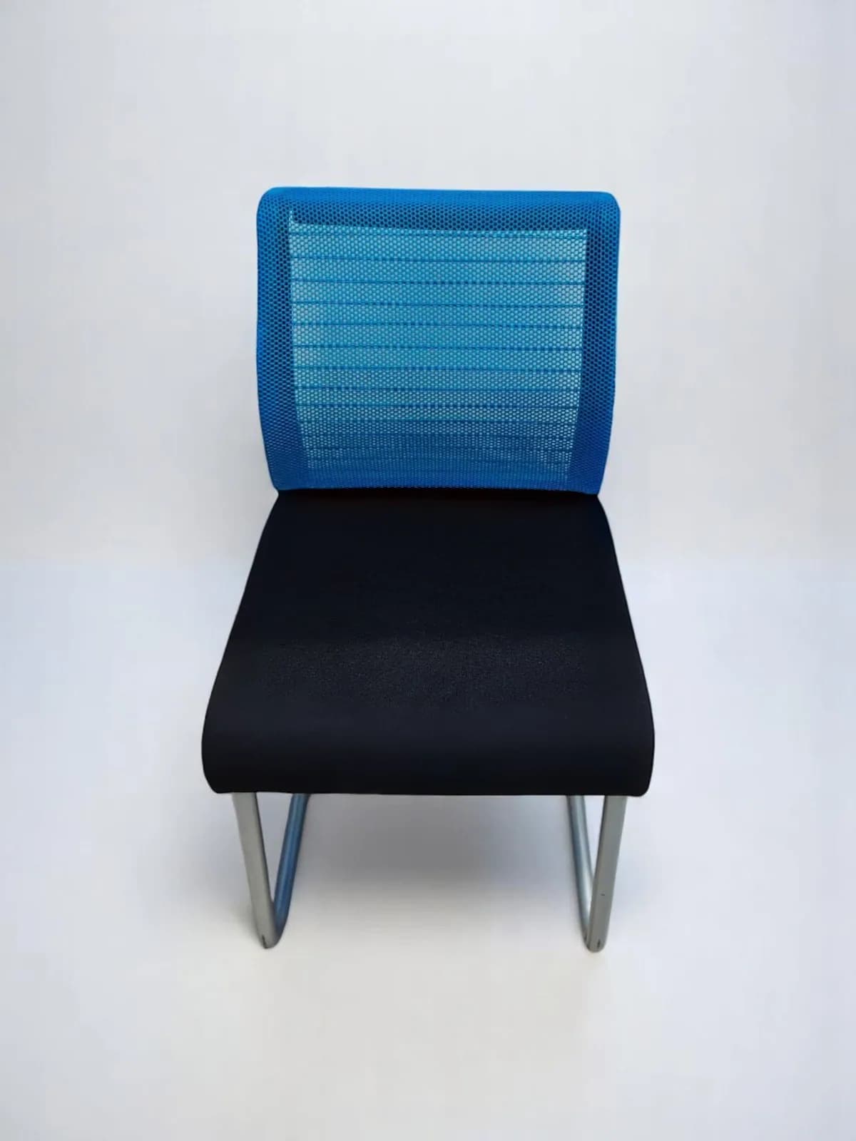 Chaise visiteur Steelcase think luge bleu — vue 2