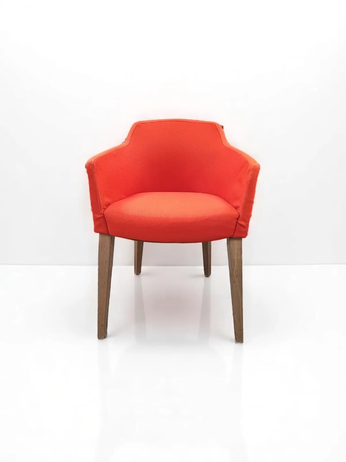 Chaise rembourrée en tissu salle attente café — vue 2