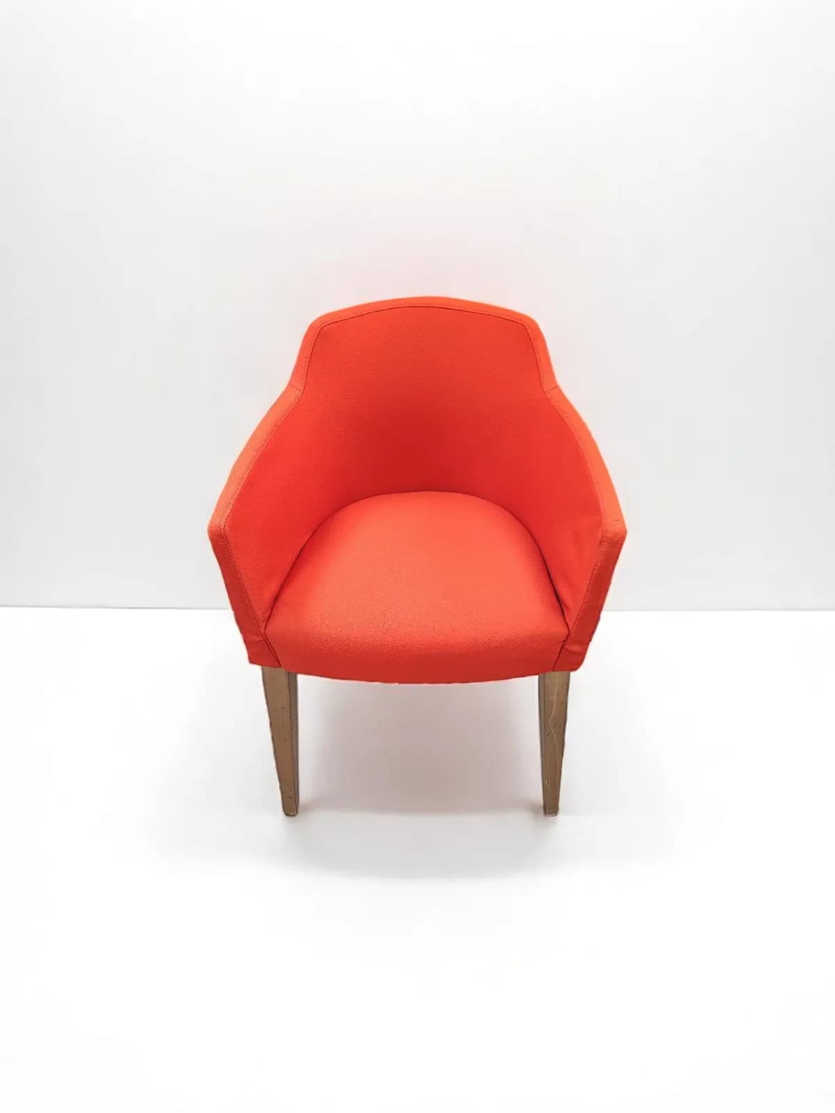 Chaise rembourrée en tissu salle attente café — vue 3