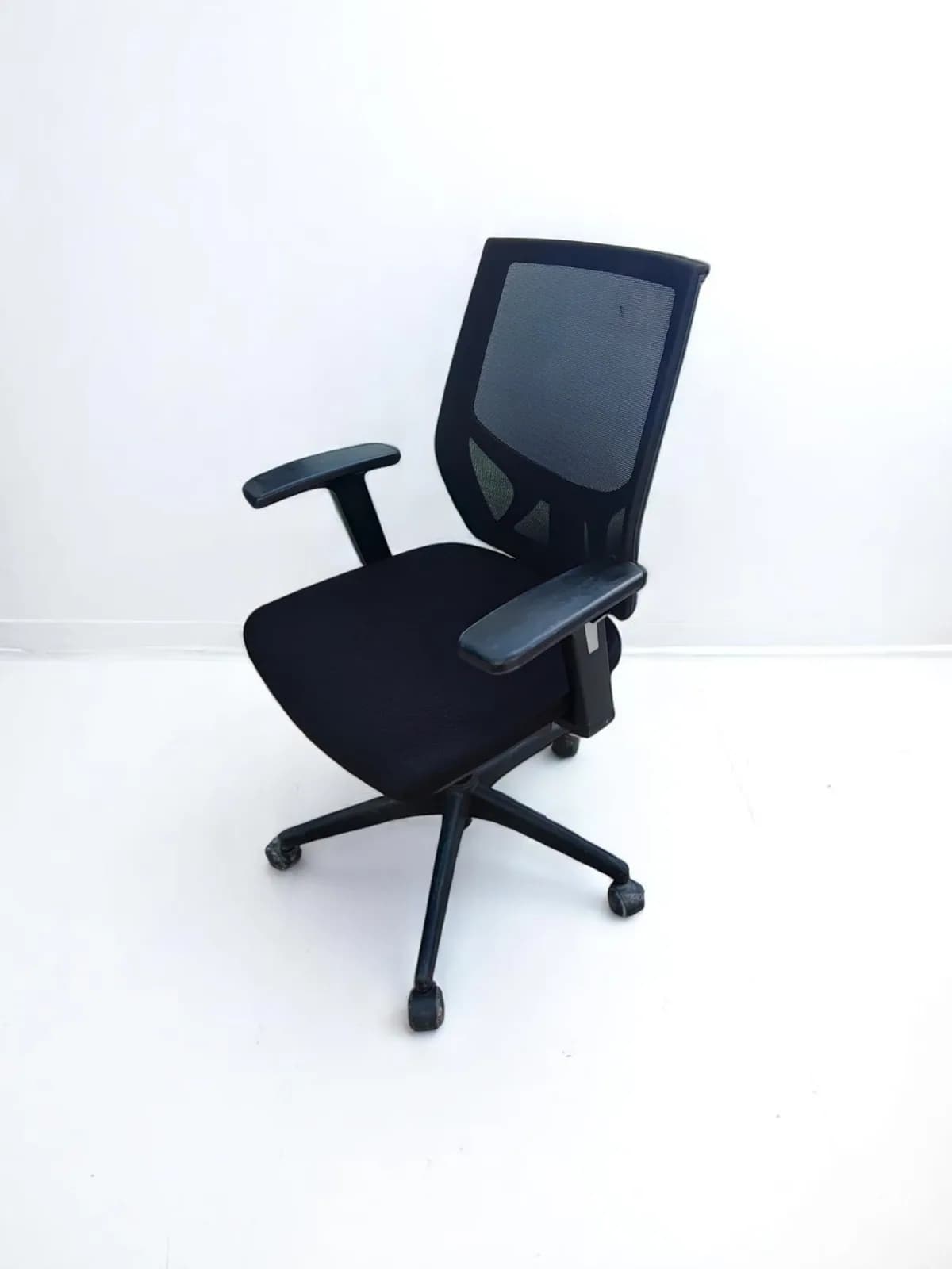 Fauteuil de bureau Rafale Synchrone mesh avec accoudoir