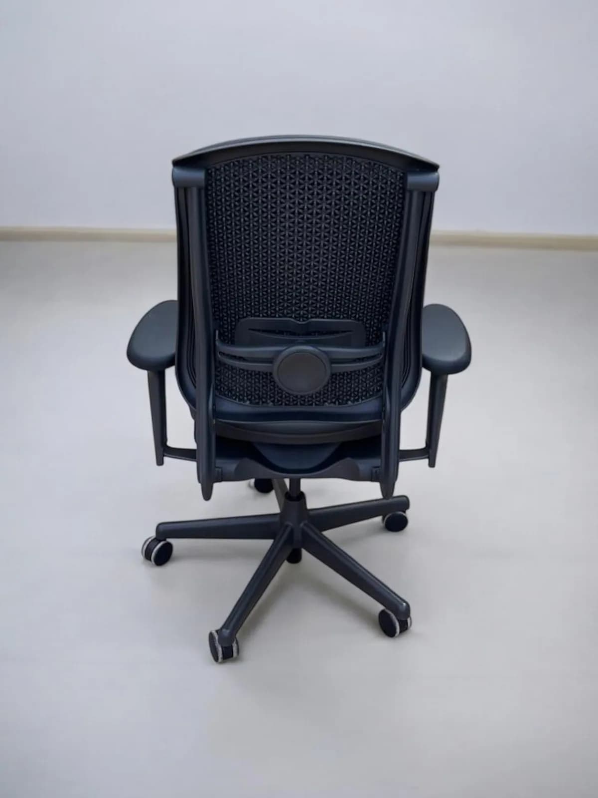 Fauteuil de direction Herman Miller Celle cuir noir — vue 4