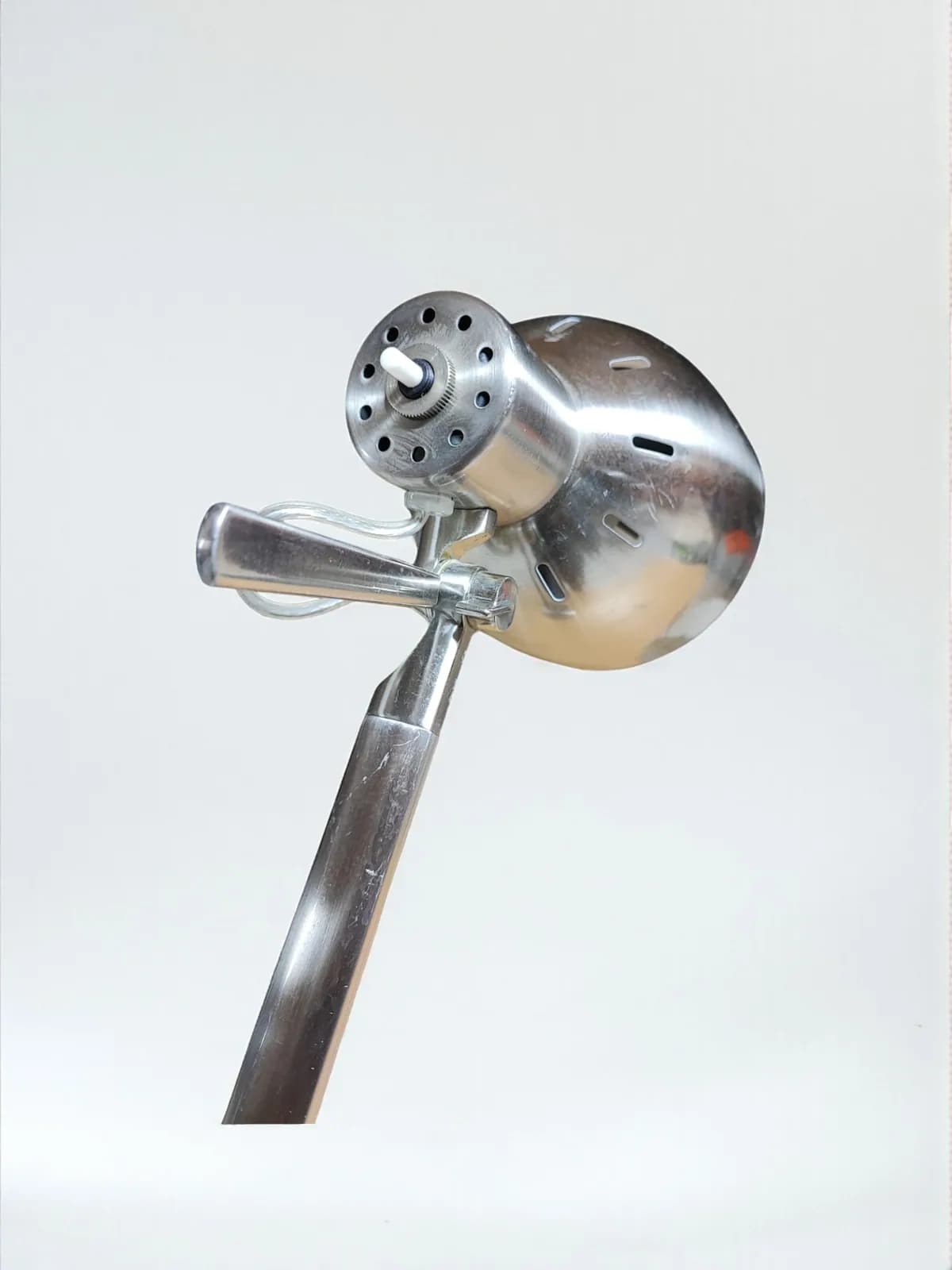 Lampe de bureau chrome vintage — vue 3