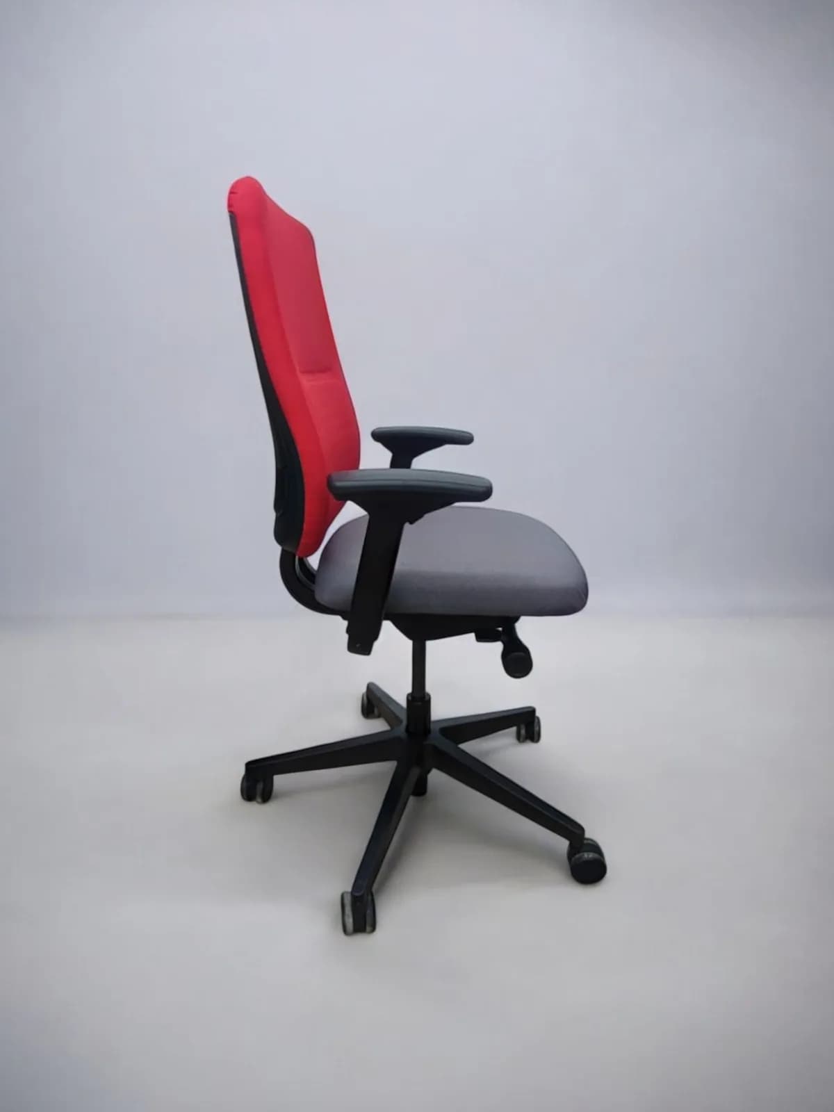 Chaise à roulette Steelcase reply Gris/rouge — vue 2