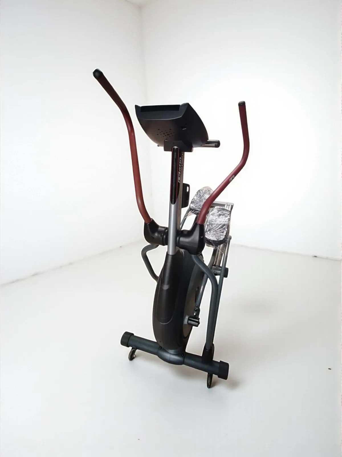 VÉLO ELLIPTIQUE PROFESSIONNEL LK 8110