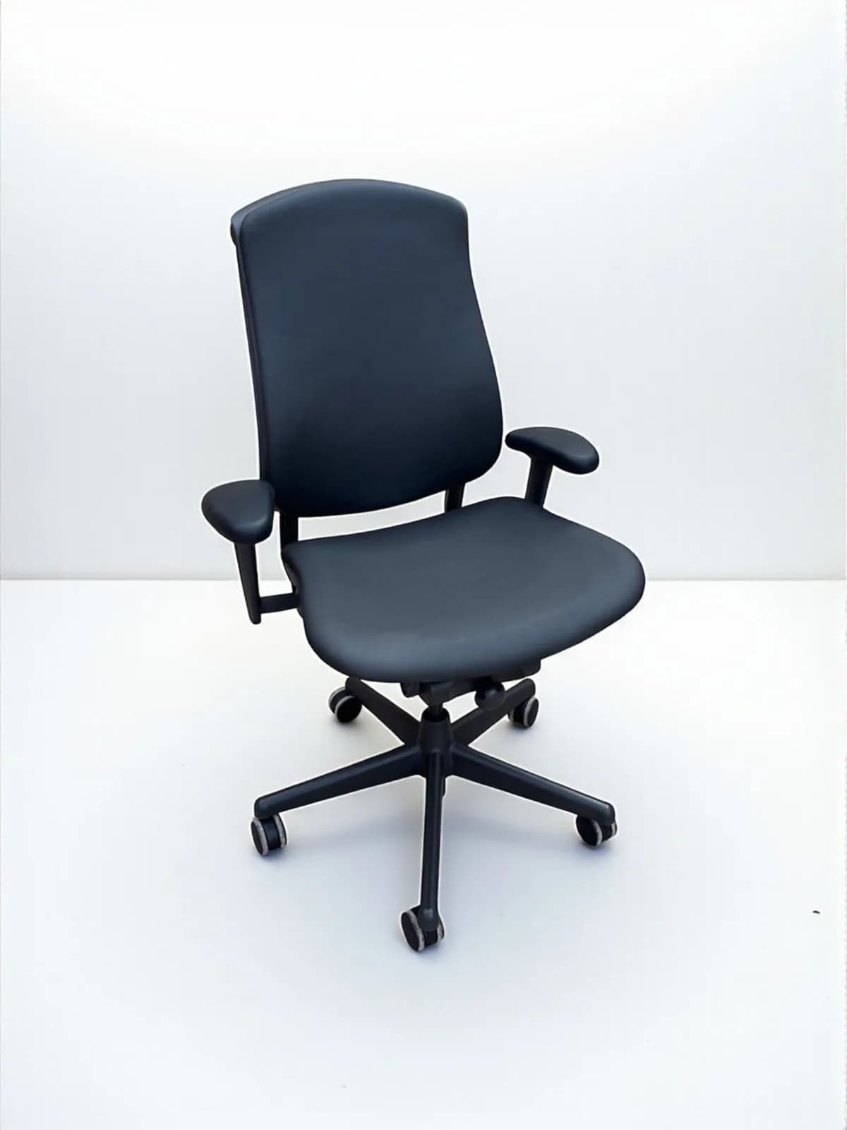 Fauteuil de direction Herman Miller Celle cuir noir