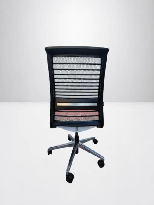 Chaise Steelcase Think V2 dossier en maille sans accoudoirs — vue 6