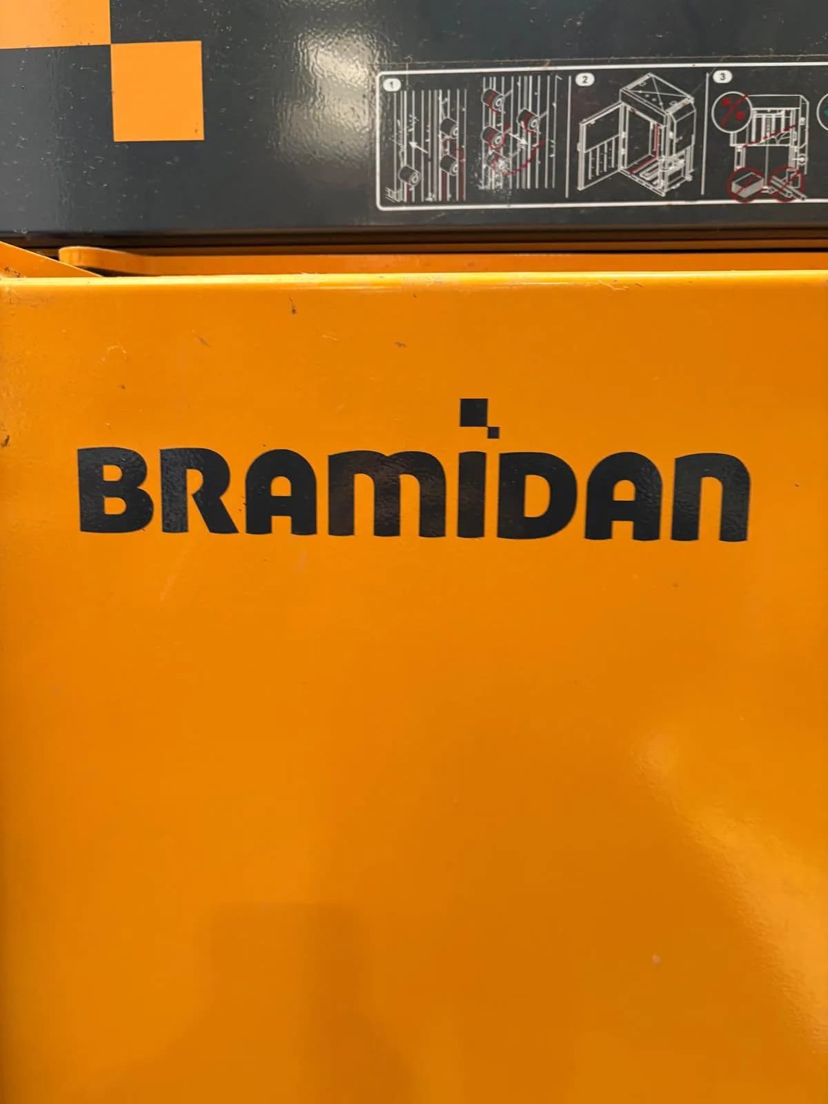 Compacteur Bramidan X25 AD 25 tonnes – Presse à balles carton, plastique & textile — vue 10