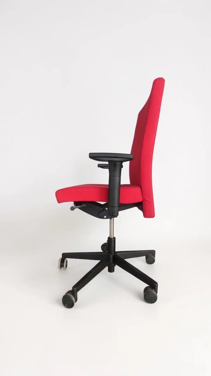 Chaise Sedus ergonomiques accoudoirs 4D rouge — vue 3