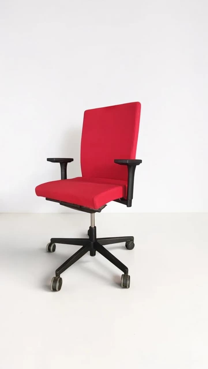 Chaise Sedus ergonomiques accoudoirs 4D rouge — vue 2