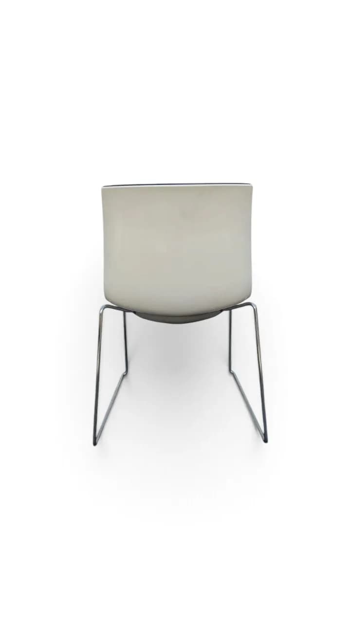 Chaise luge Arper Catifa 46 empilable design — vue 3