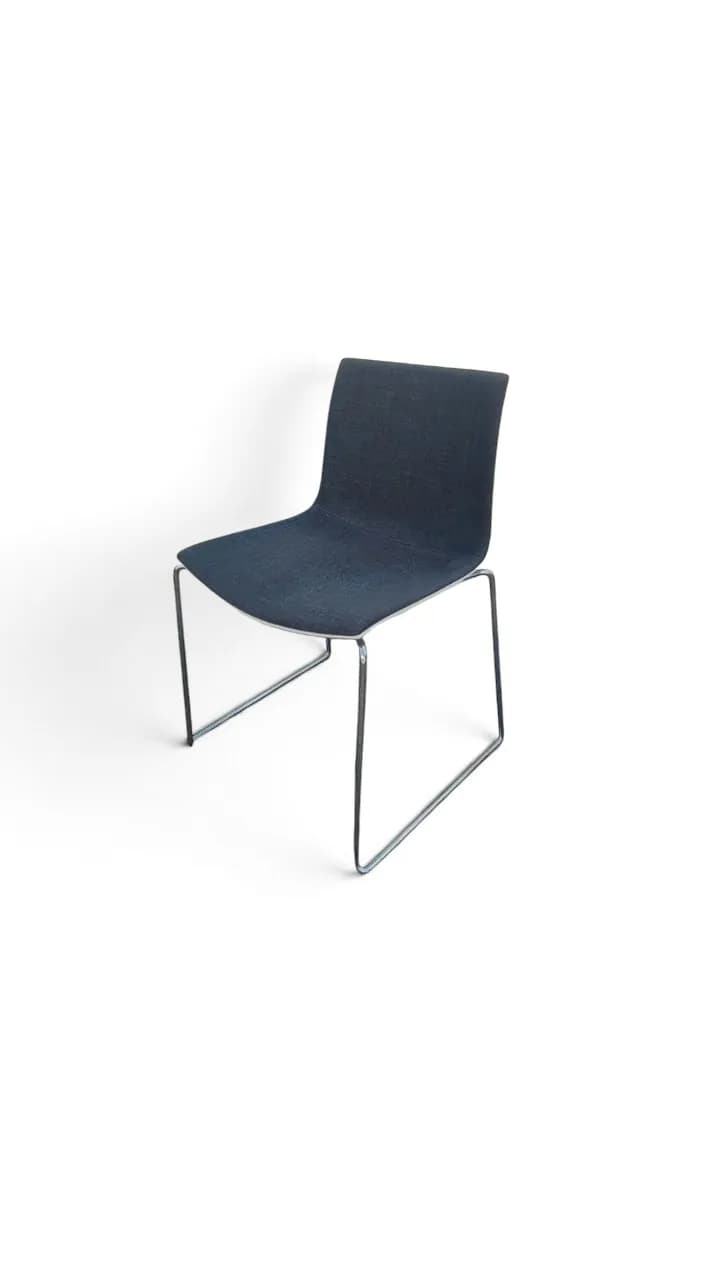 Chaise luge Arper Catifa 46 empilable design — vue 2