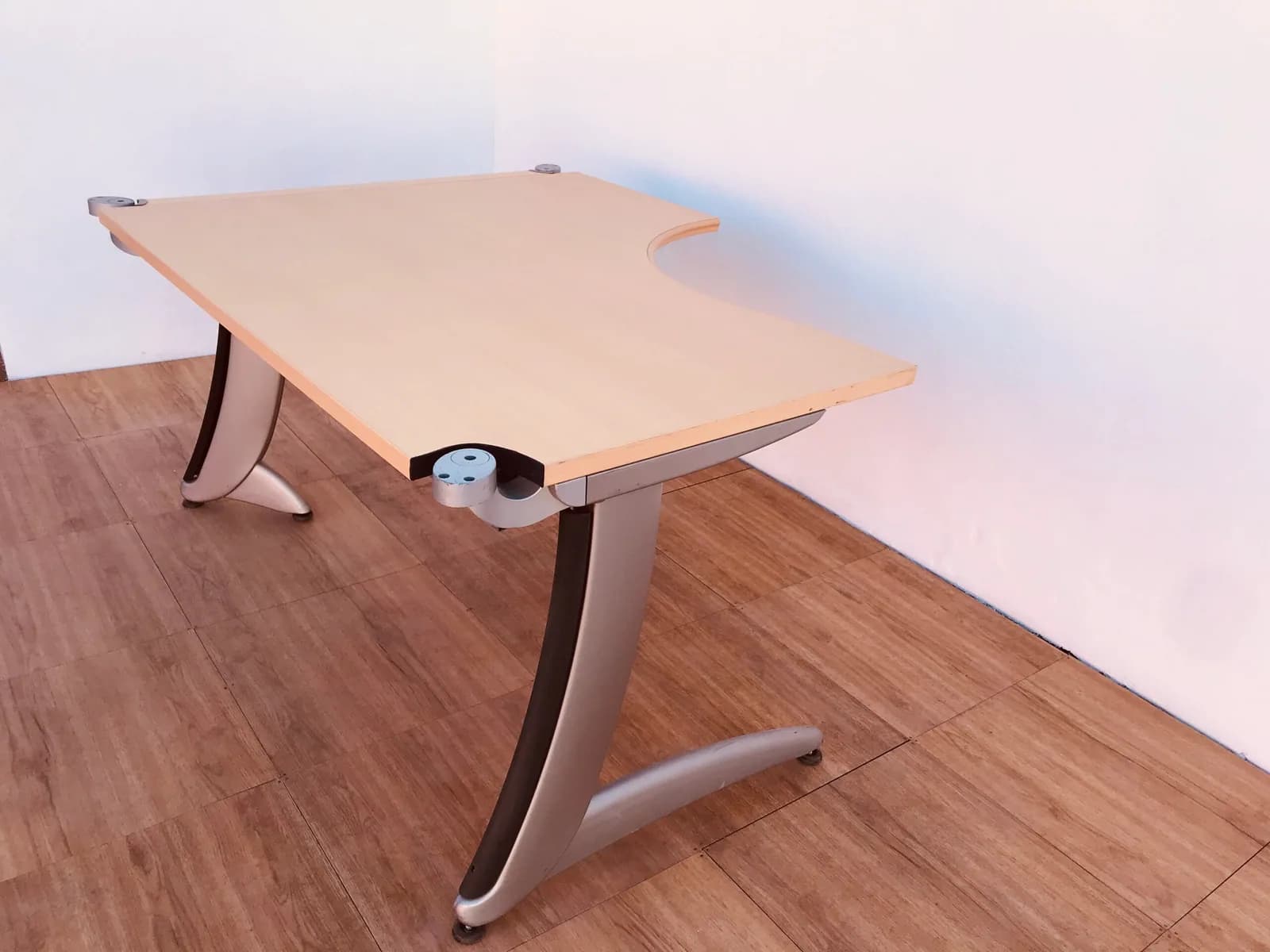 Bureau d'angle Steelcase 160x120cm Bureau d'angle Steelcase 160x120cm
