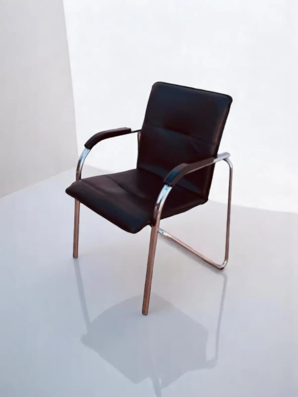 Chaise visiteur en simili-cuir Chaise visiteur en simili-cuir