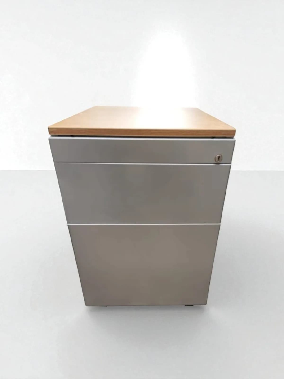 Caisson 3 tiroirs métalliques rangement stylo gris métallisé Caisson 3 tiroirs métalliques rangement stylo gris métallisé
