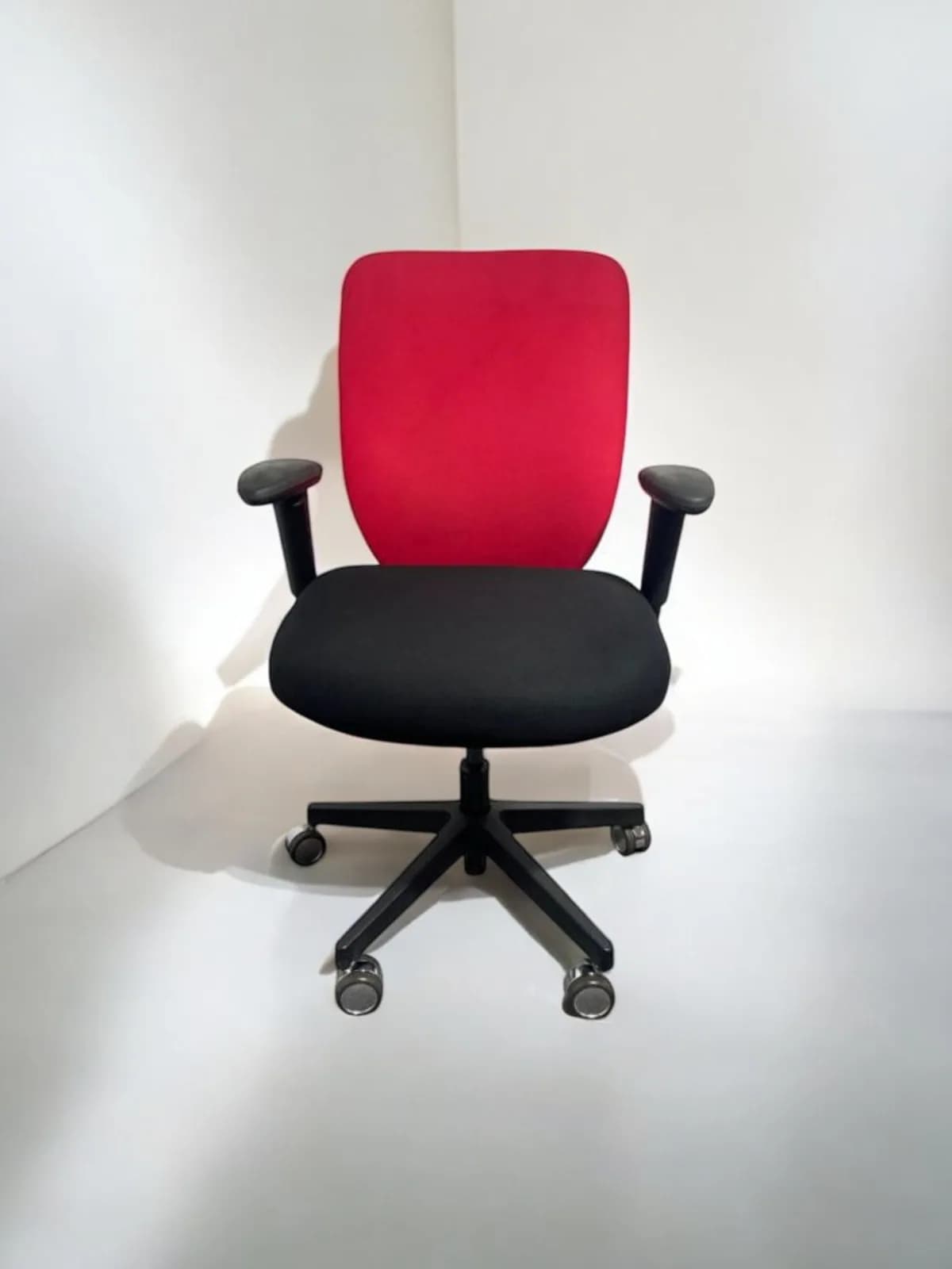 Chaise à roulette JOYTEN PRAO made in JAPAN promo Chaise à roulette JOYTEN PRAO made in JAPAN promo