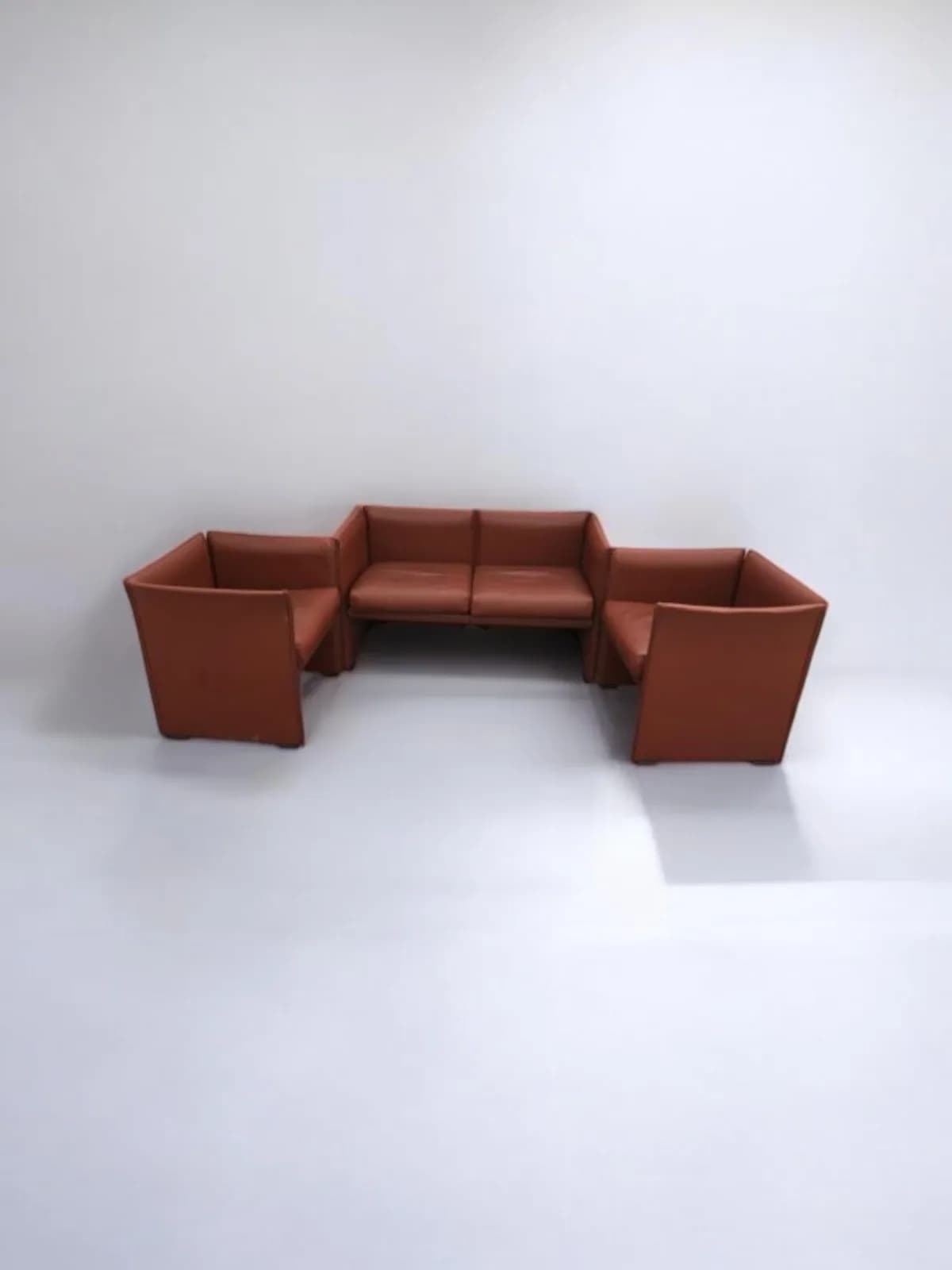 Ensemble fauteuil Cassina Italy cuir 4 places Ensemble fauteuil Cassina Italy cuir 4 places
