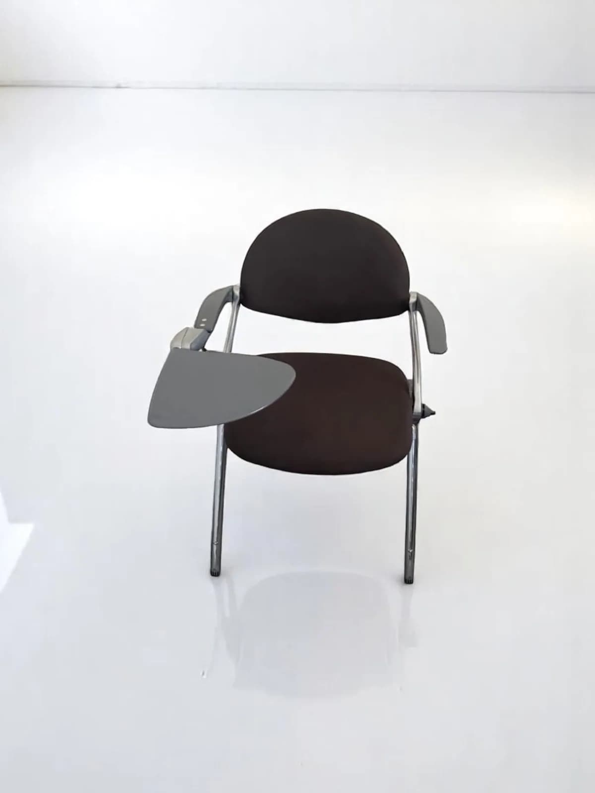 Chaise empilable avec tablette écritoire école conférence CAZARRO ITALY Chaise empilable avec tablette écritoire école conférence CAZARRO ITALY