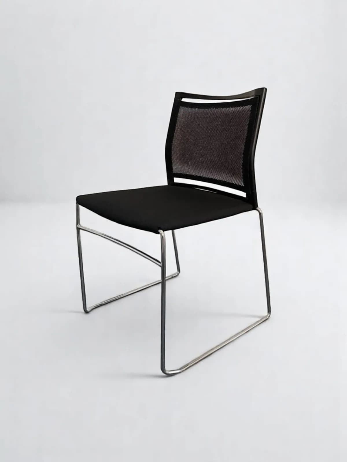 Chaise visiteur Haworth slim design By G.B black Chaise visiteur Haworth slim design By G.B black