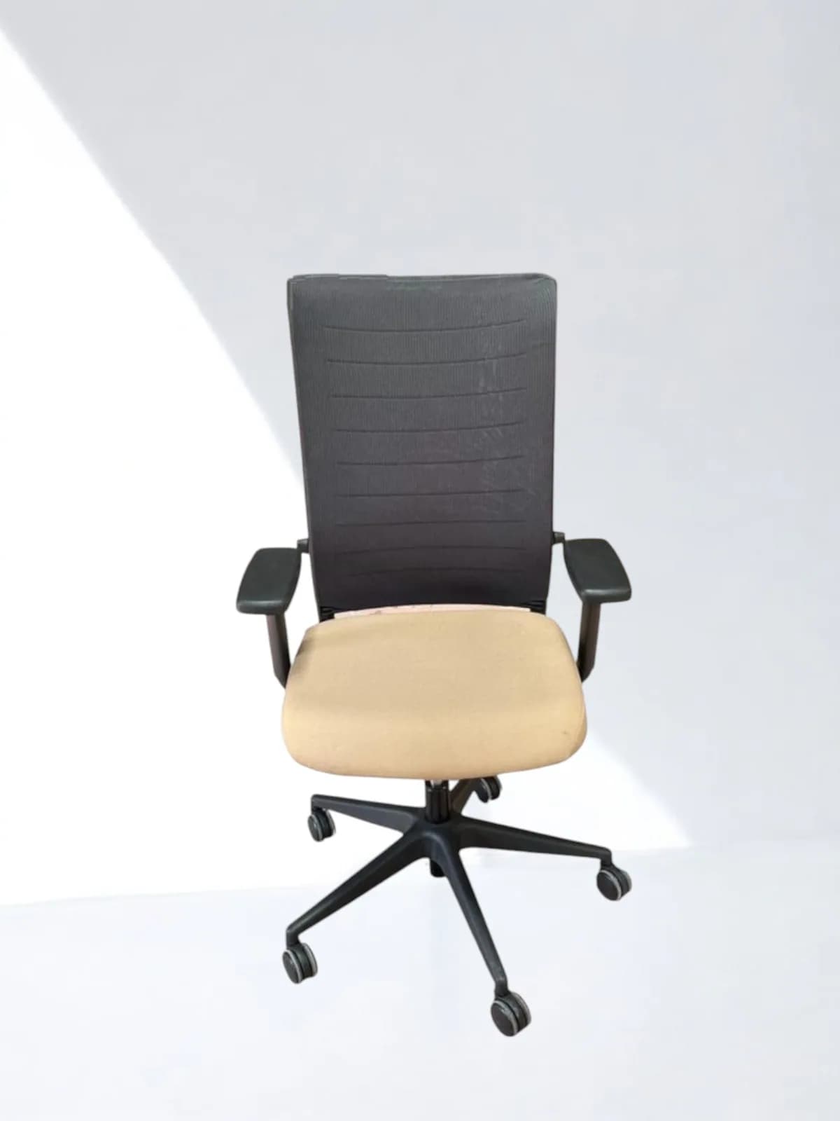 Chaise à roulette Eurosit ligne S beige Chaise à roulette Eurosit ligne S beige