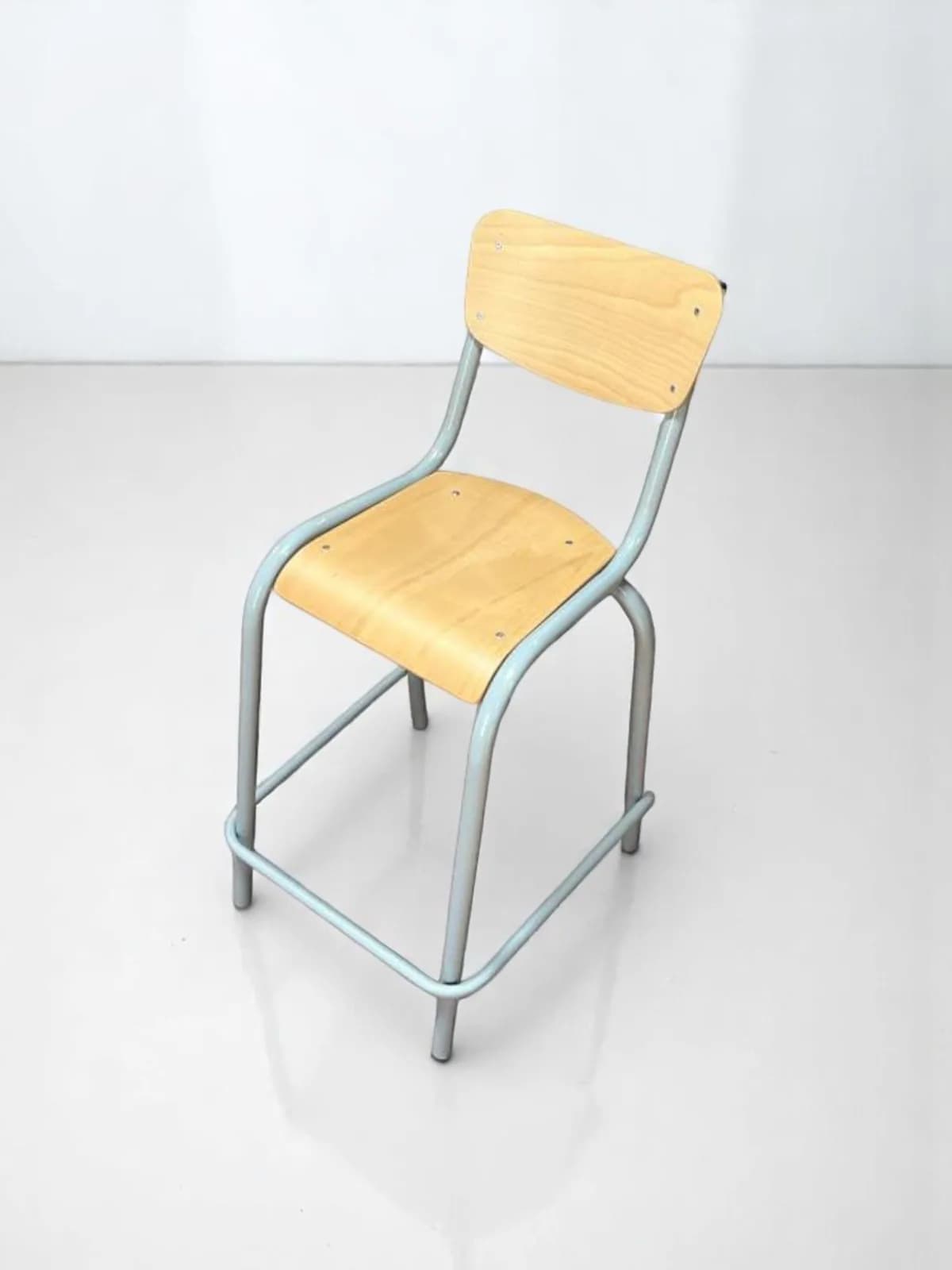 Chaise rehaussée Alta bois avec repose pied Chaise rehaussée Alta bois avec repose pied