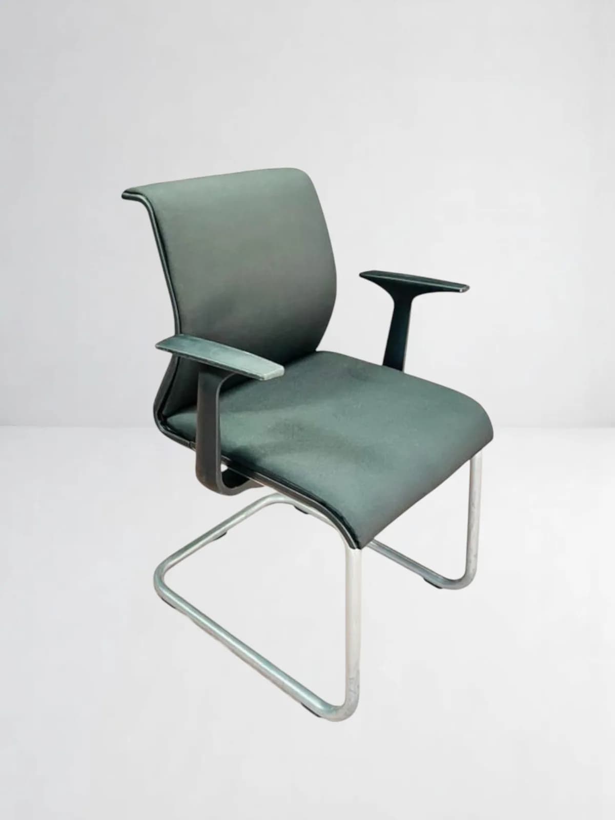 Chaise visiteur steelcase thinks luge noir Chaise visiteur steelcase thinks luge noir
