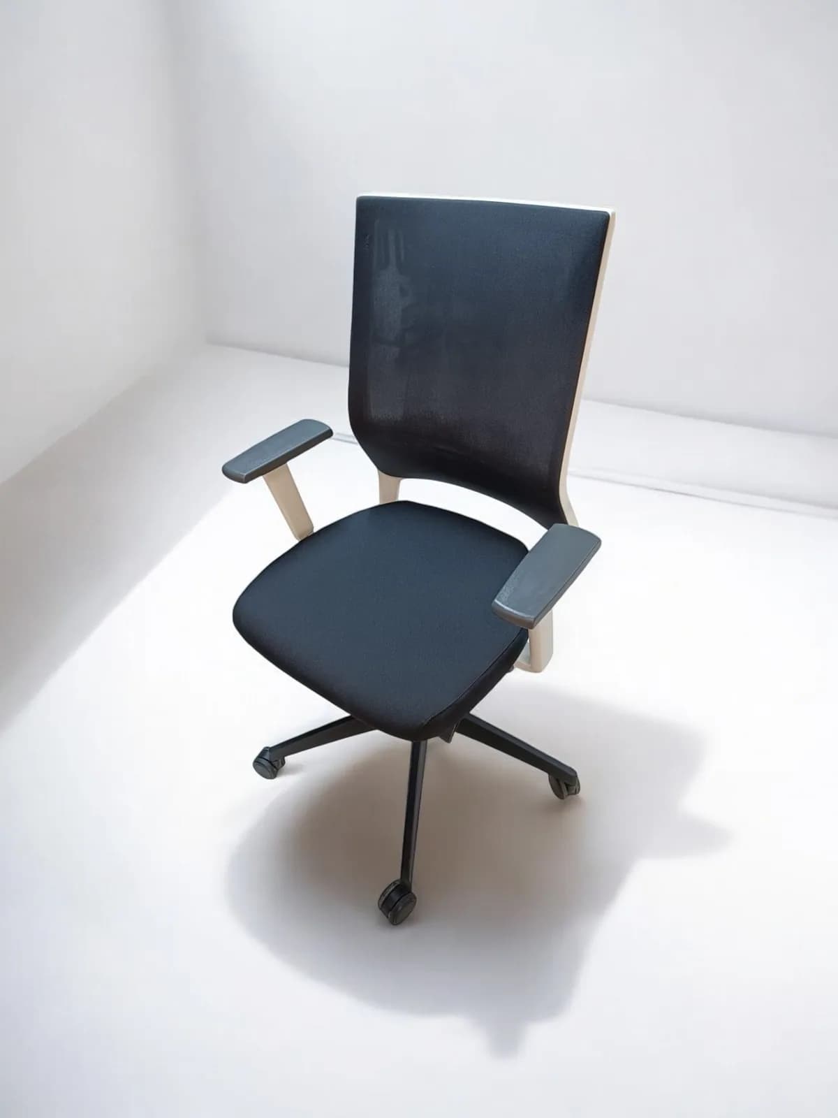 Sedus quarterback chaise à roulette blanche noir Sedus quarterback chaise à roulette blanche noir