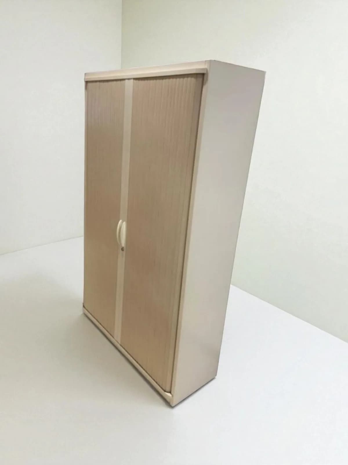 Armoire haute Steelcase bi color blanche hêtre clair 120x200x45cm Armoire haute Steelcase bi color blanche hêtre clair 120x200x45cm