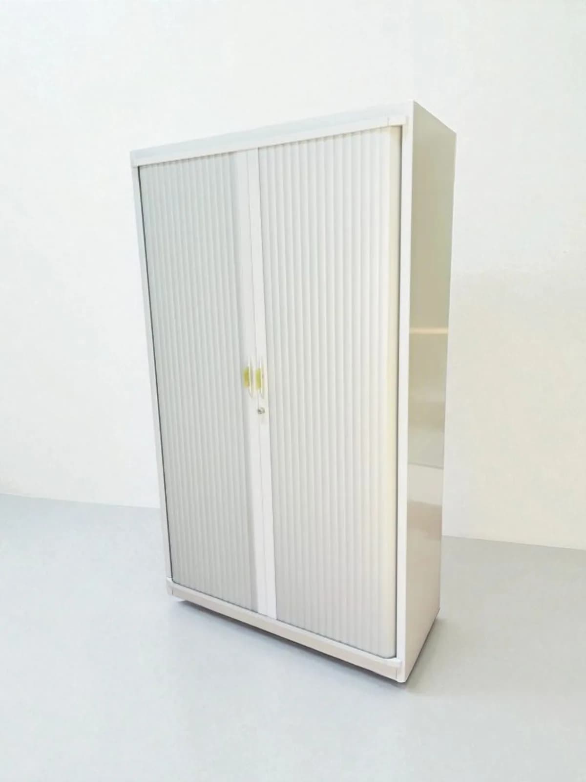 Armoire haute steelcase 100x170cm porte coulissante Armoire haute steelcase 100x170cm porte coulissante