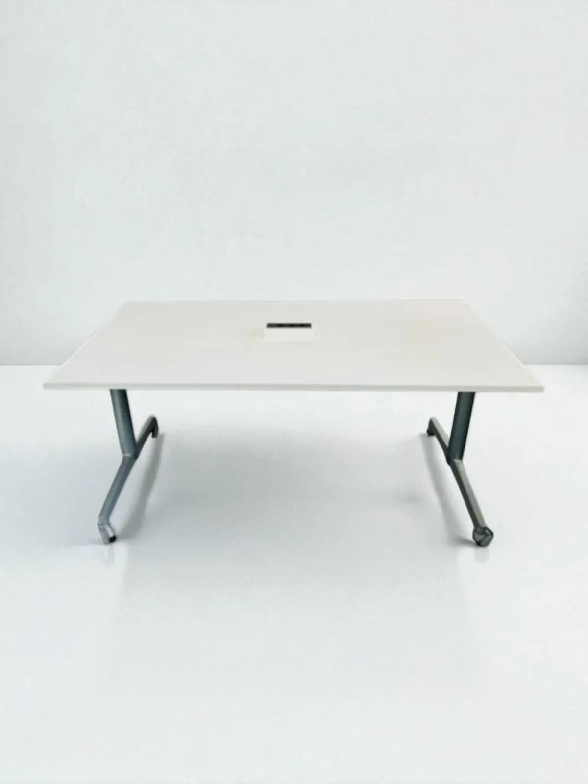 Table pliante by steelcase flip flop twin 160x80 module prise Table pliante by steelcase flip flop twin 160x80 module prise