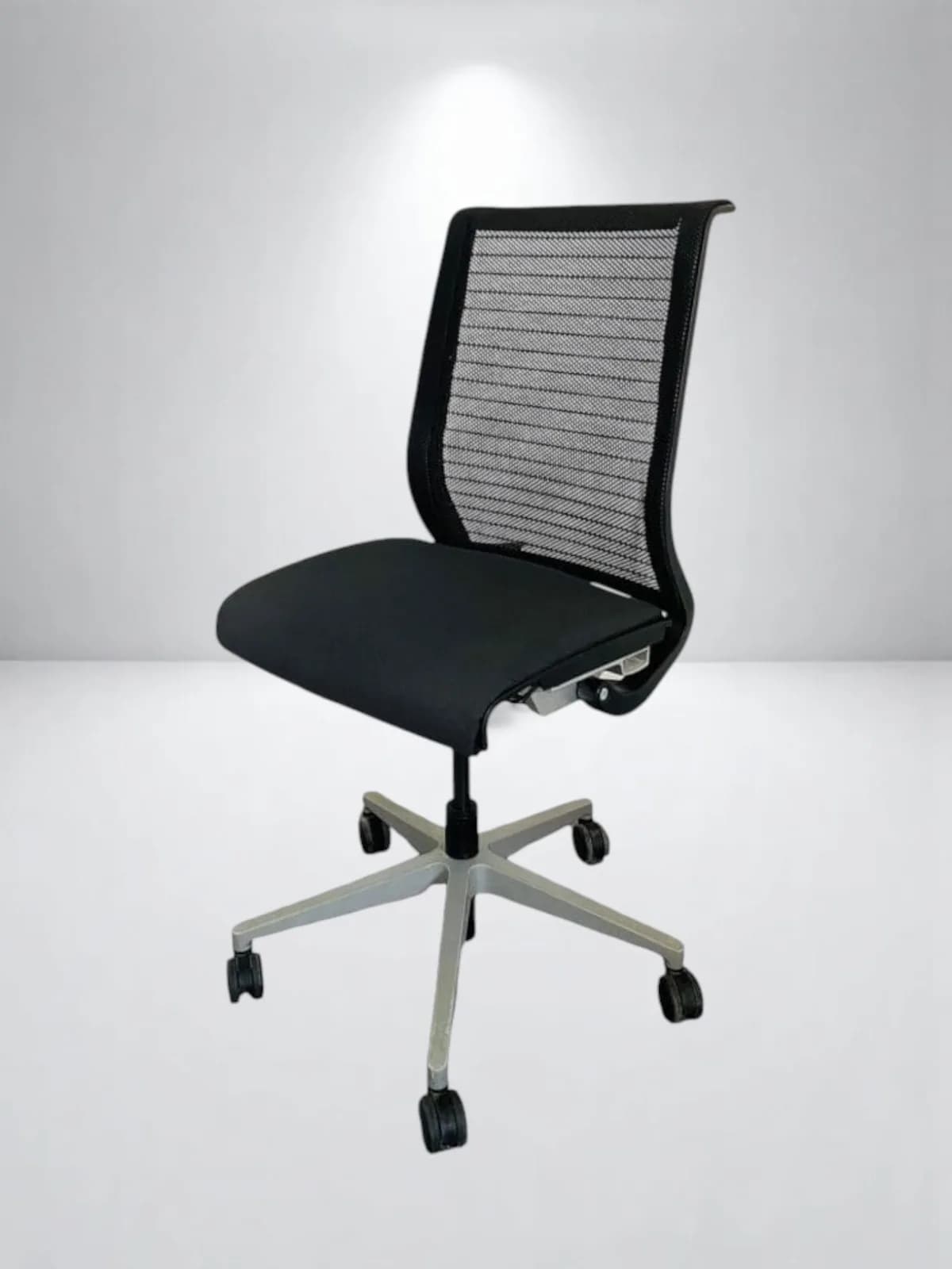 Chaise à roulette Steelcase thinks gris anthracite Chaise à roulette Steelcase thinks gris anthracite
